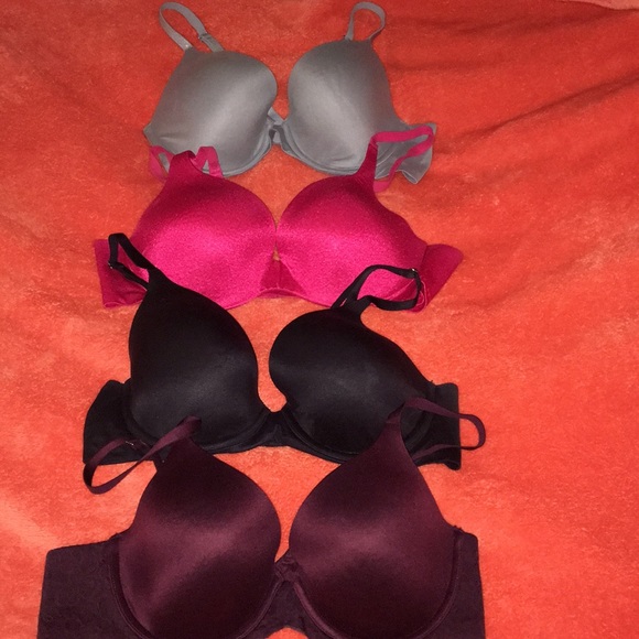 Victoria's Secret Other - 4 Piece Bundle of Bras .... ♥️